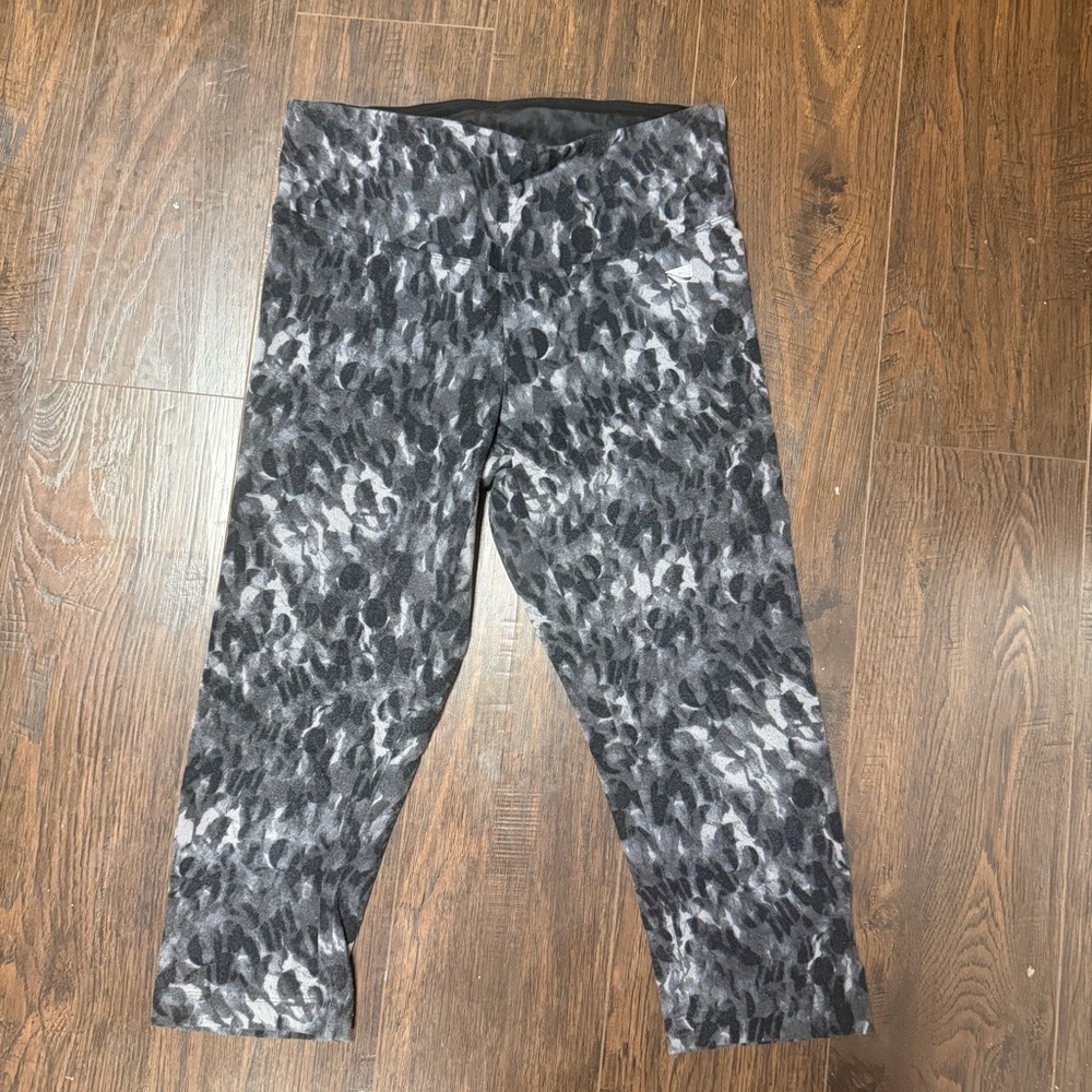 MARIKA MAGIC CHARCOAL PATTERN CROPPED LEGGINGS
